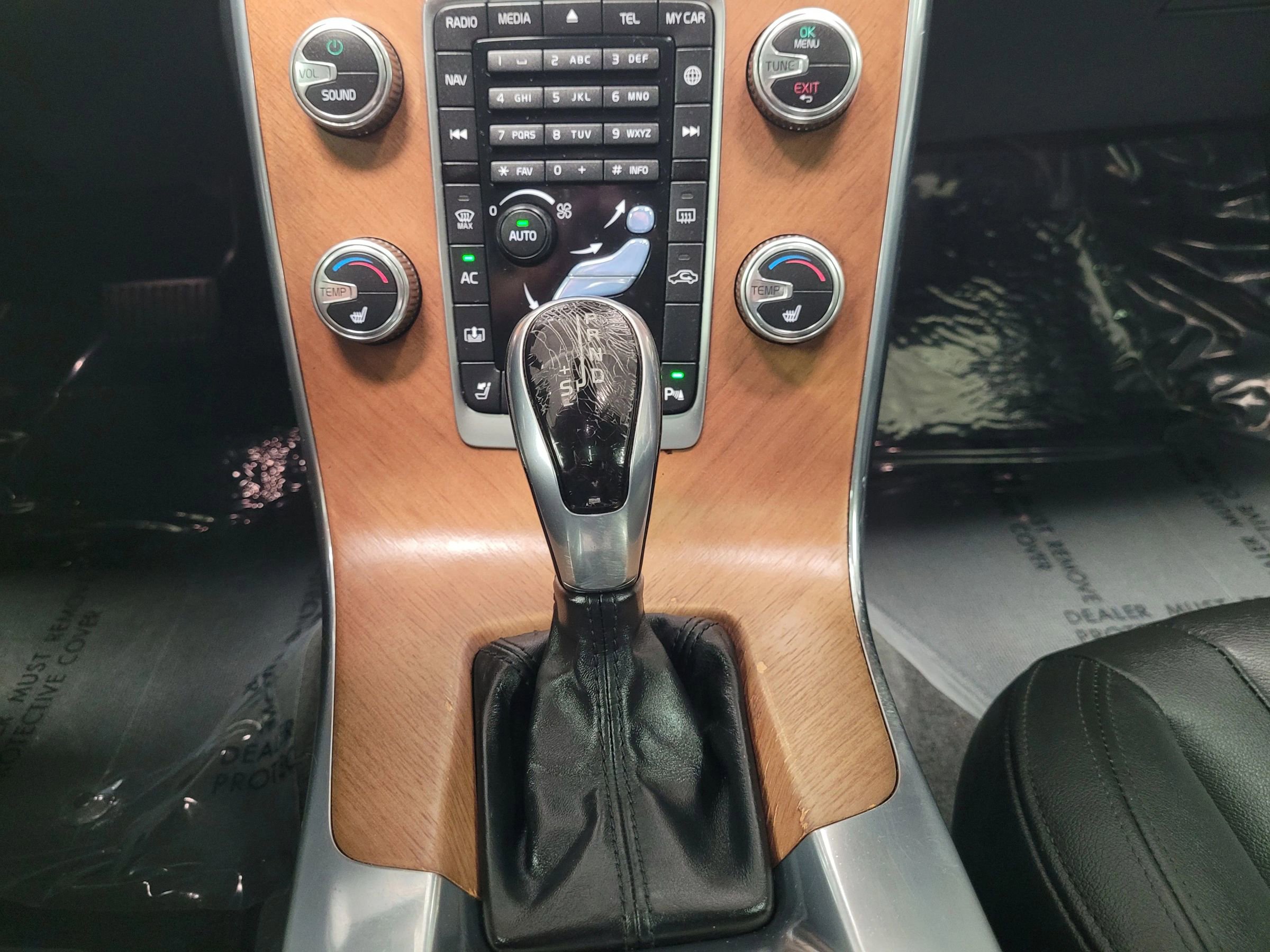 Used 2016 Volvo S60 T5 Inscription Platinum image 25