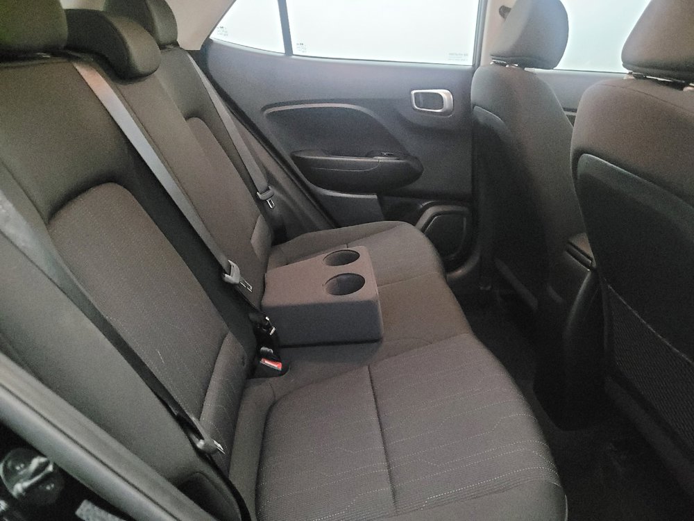 Used 2024 Hyundai Venue SE image 19