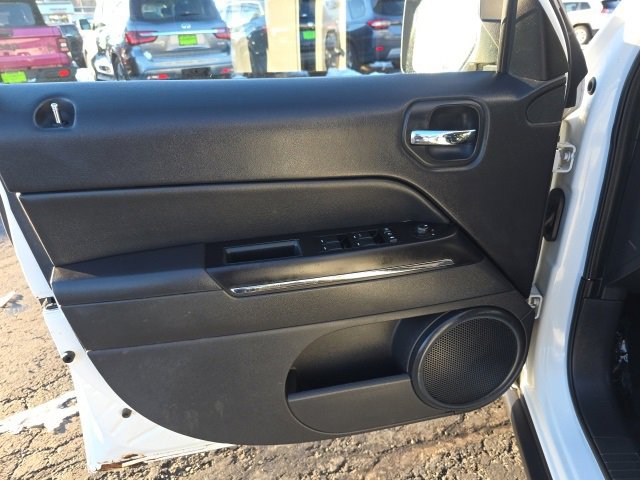 Used 2014 Jeep Patriot Limited image 9