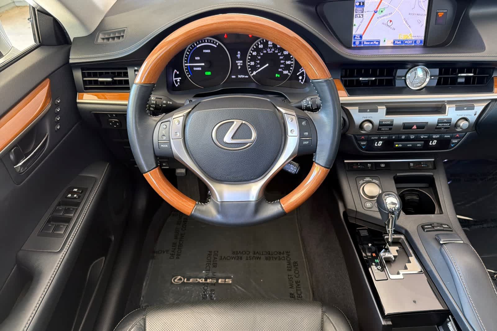 Used 2013 Lexus ES 300h w/ Luxury Pkg FWD image 15
