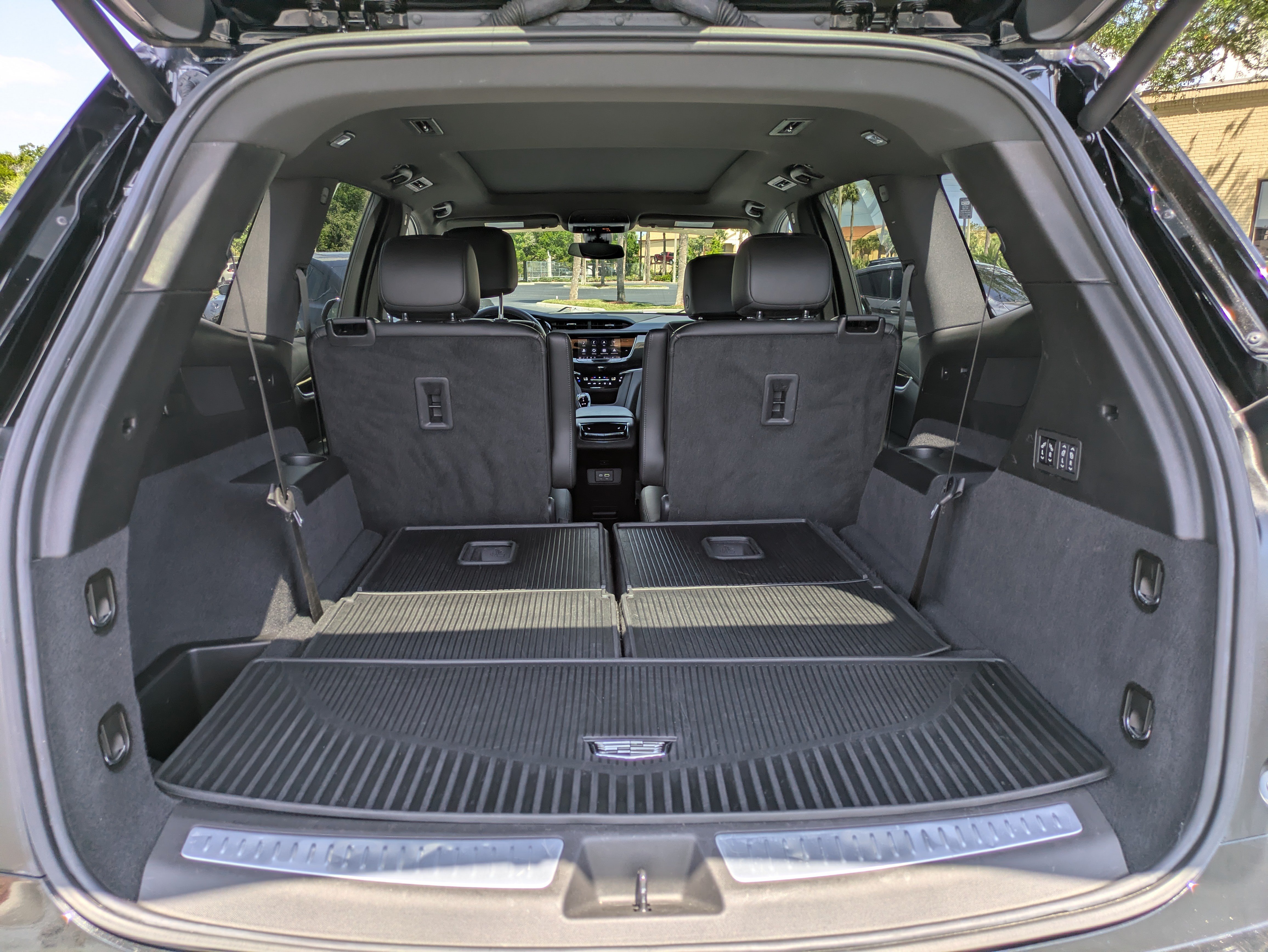 Certified 2024 Cadillac XT6 Sport w/ LPO, Floor Liner Package AWD/4WD image 10