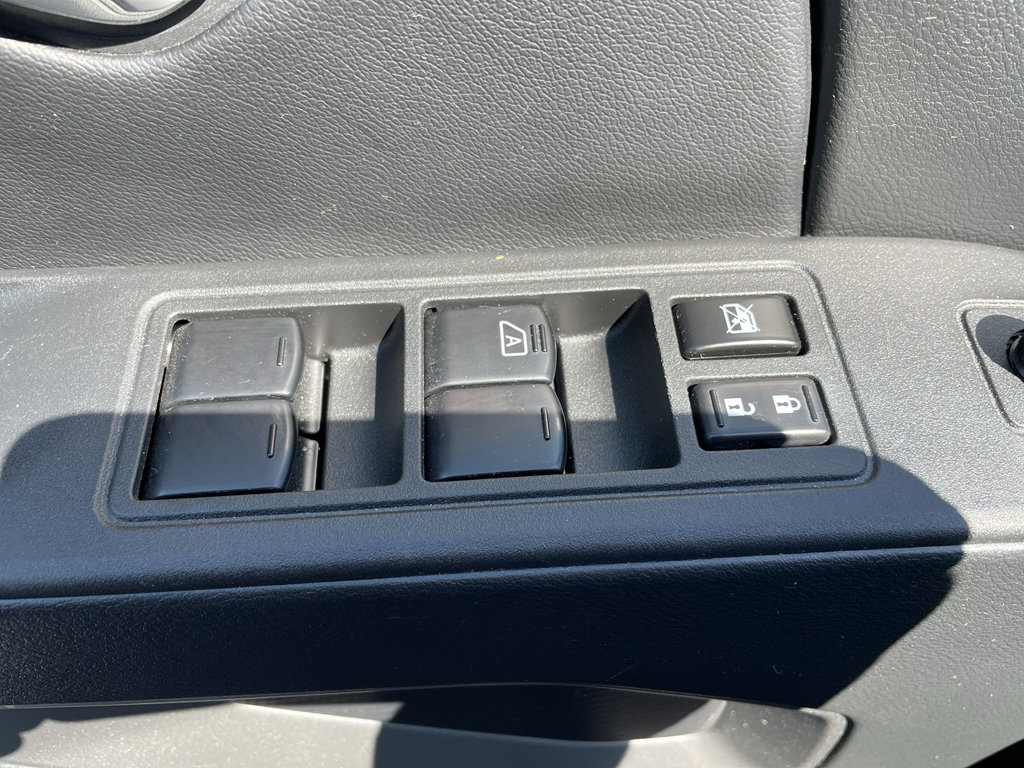 Certified 2025 Nissan Frontier SV w/ SV Convenience Package image 9