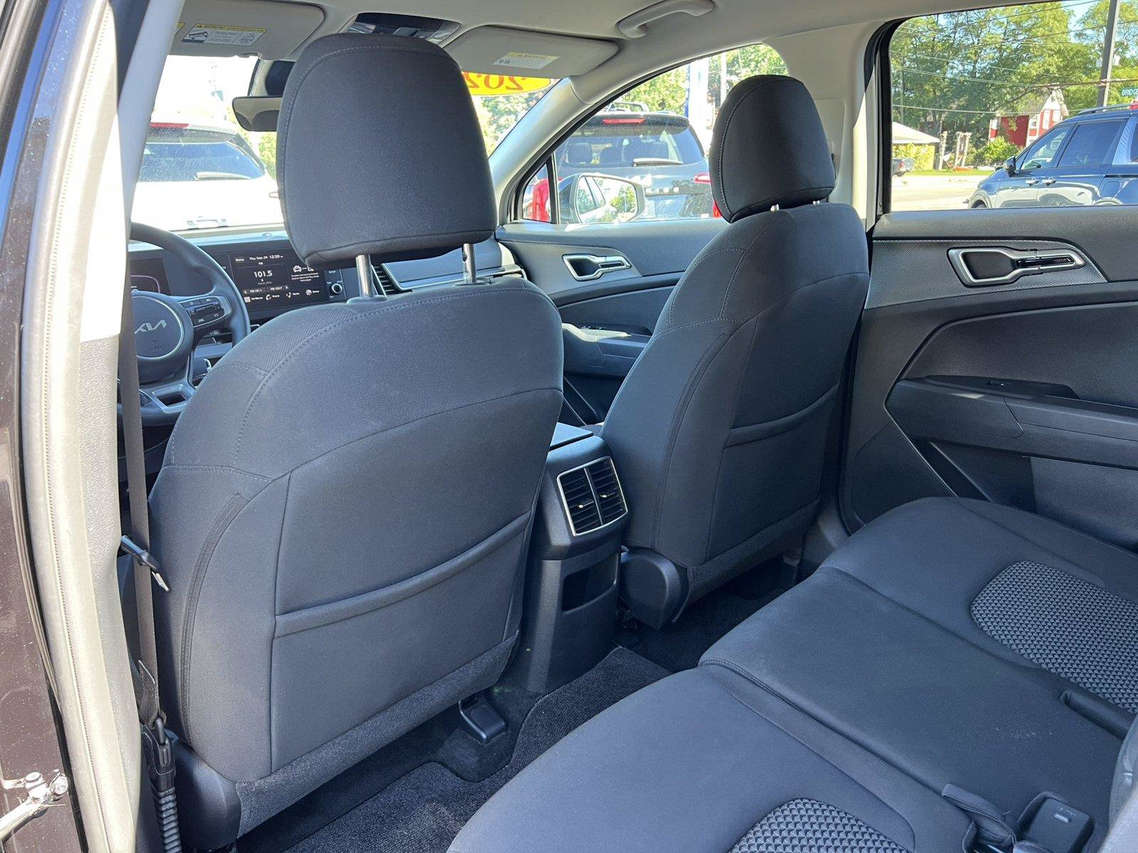 Used 2023 Kia Sportage LX AWD/4WD image 28