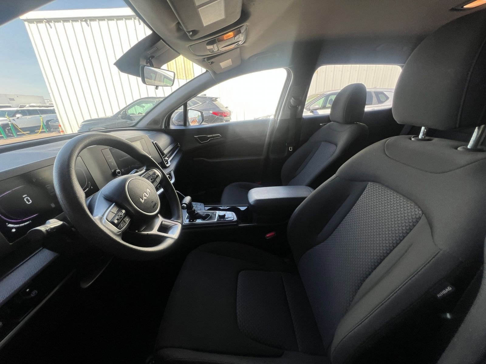 Used 2025 Kia Sportage LX image 27
