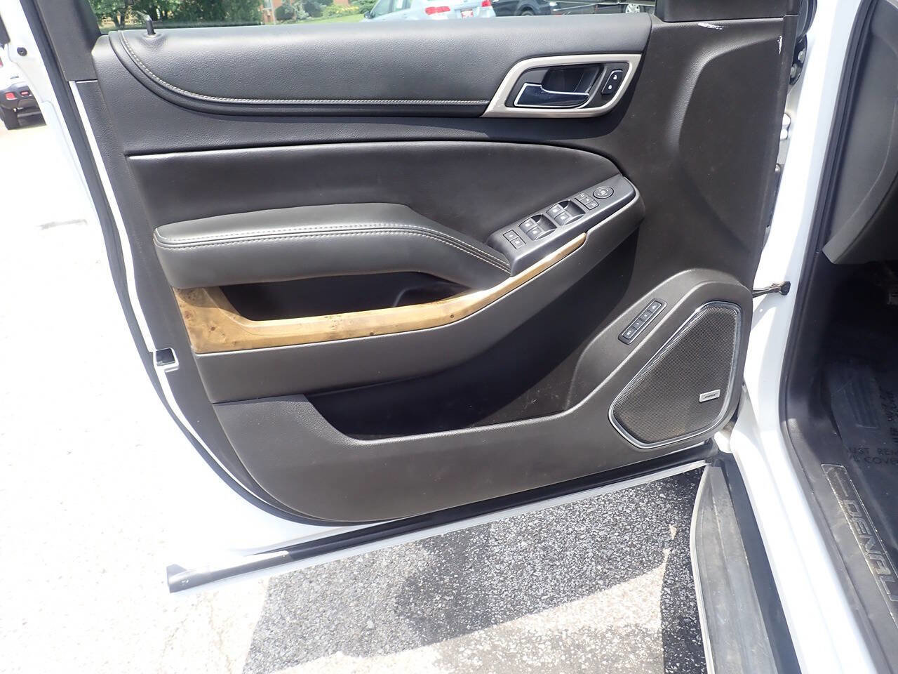 Used 2017 GMC Yukon XL Denali w/ Open Road Package image 15