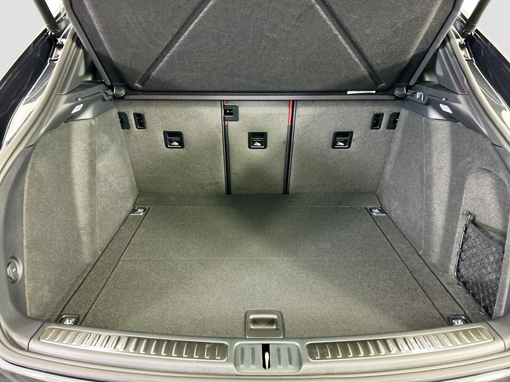 Used 2026 Porsche Macan AWD/4WD image 29
