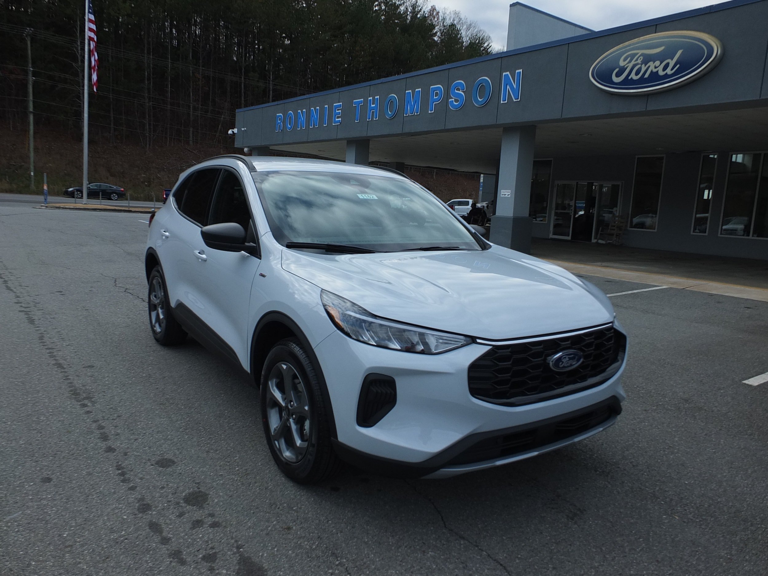 New 2026 Ford Escape ST-Line w/ Tech Pack #1 AWD/4WD image 1