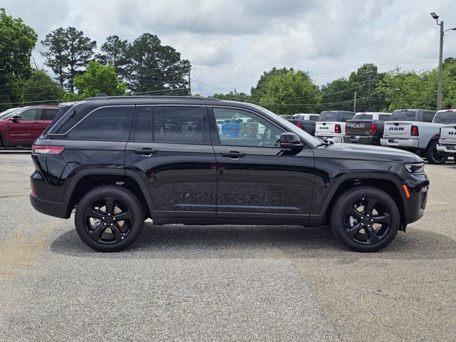 New 2026 Jeep Grand Cherokee Limited w/ Limited Altitude Package RWD image 15