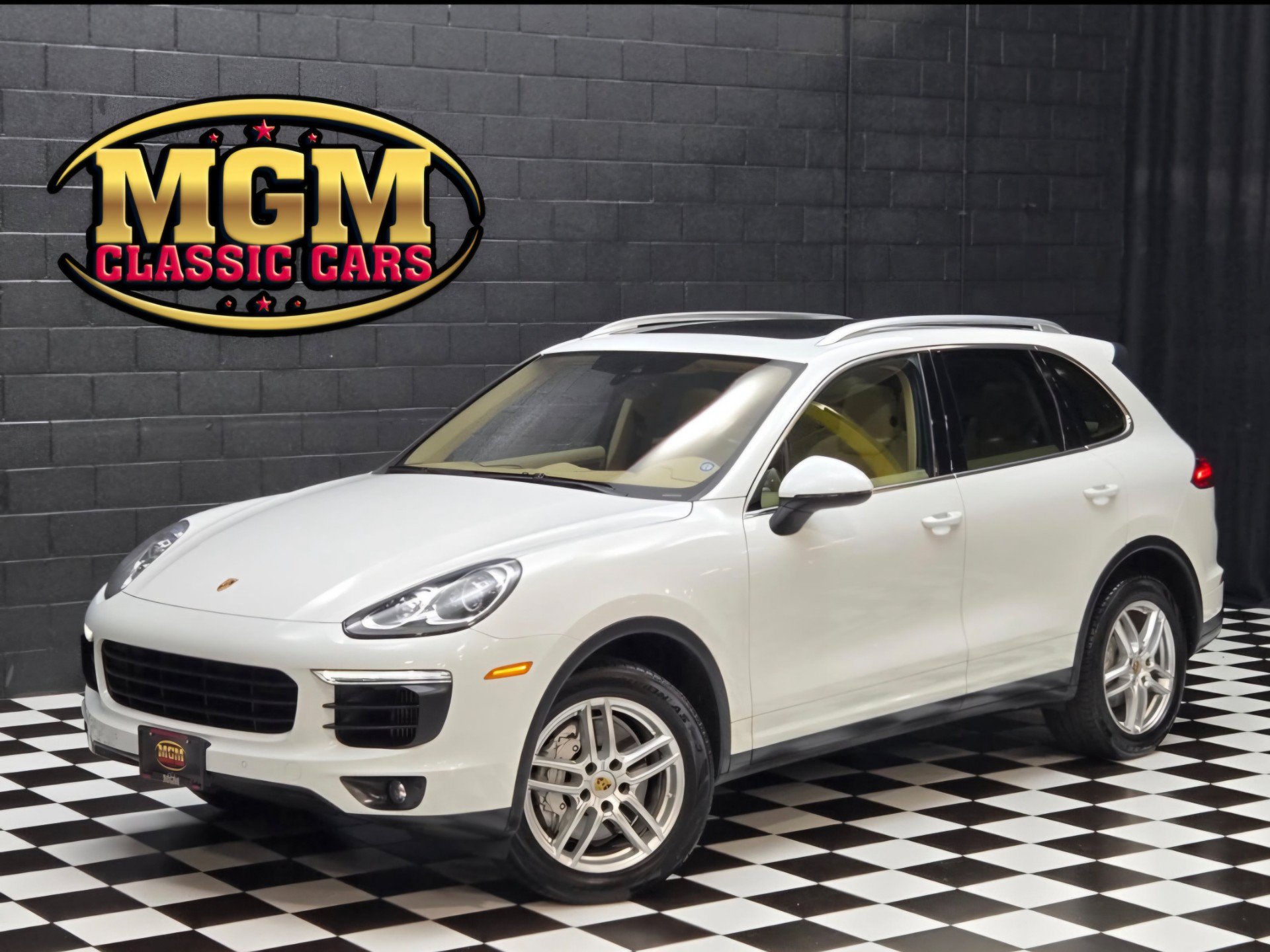 Used 2017 Porsche Cayenne S AWD/4WD image 1