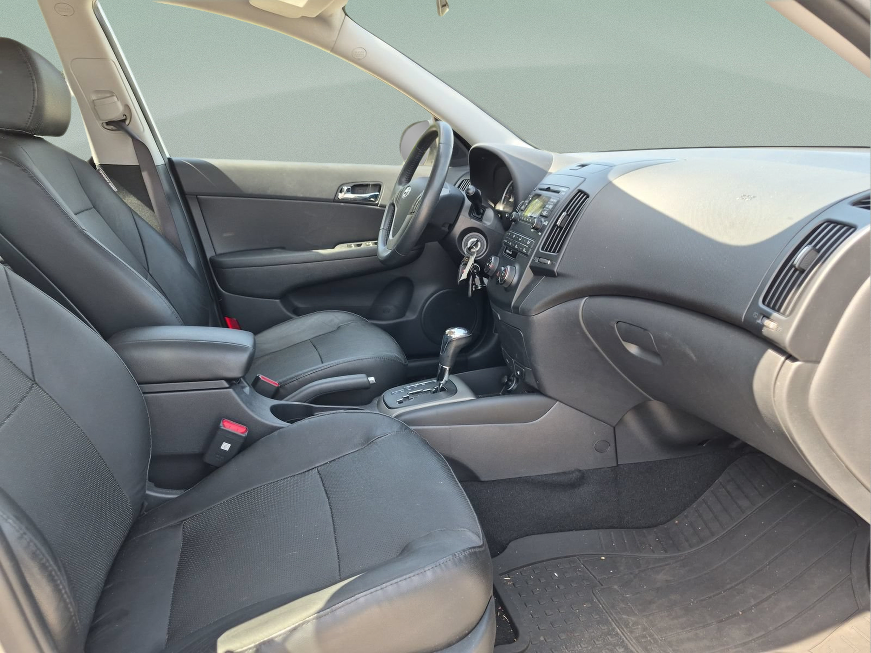 Used 2011 Hyundai Elantra FWD image 20