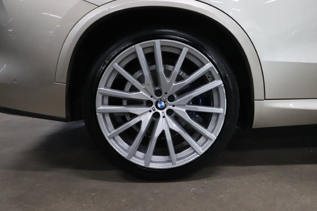 Used 2019 BMW X5 xDrive50i w/ M Sport Package image 31