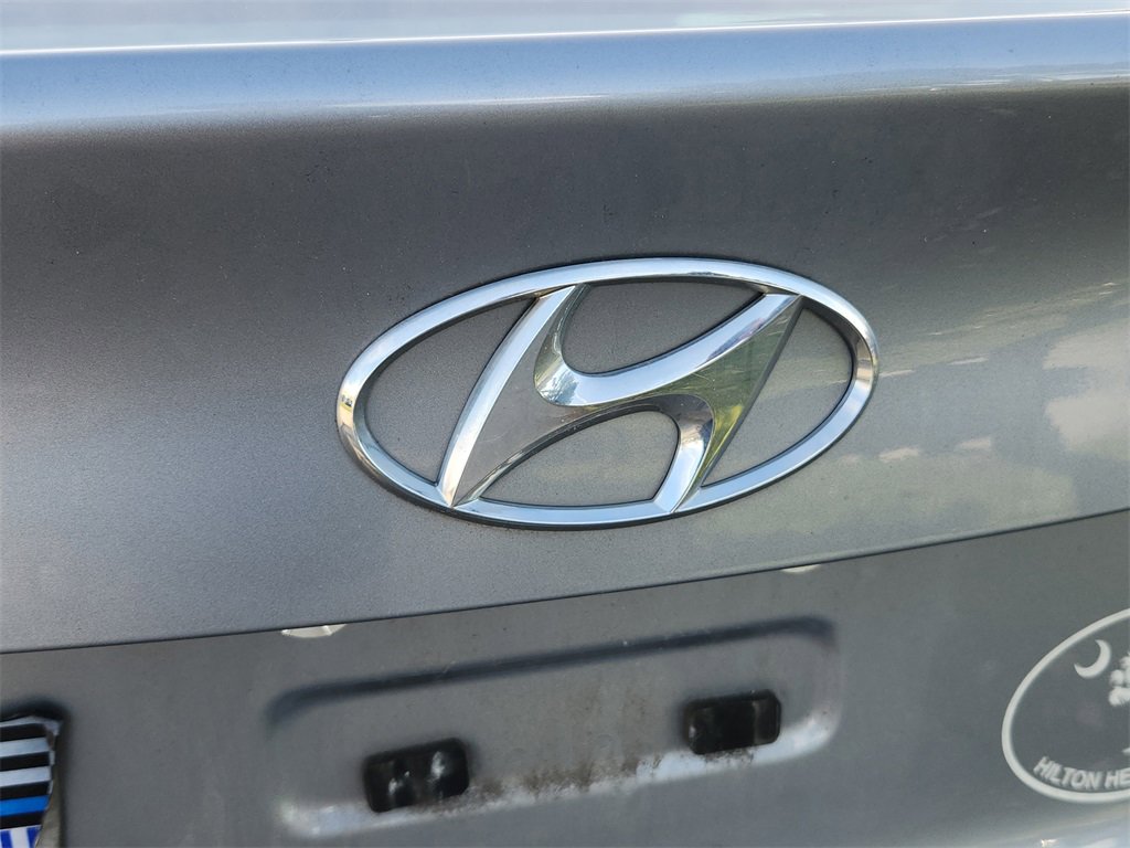 Used 2017 Hyundai Elantra SE image 25