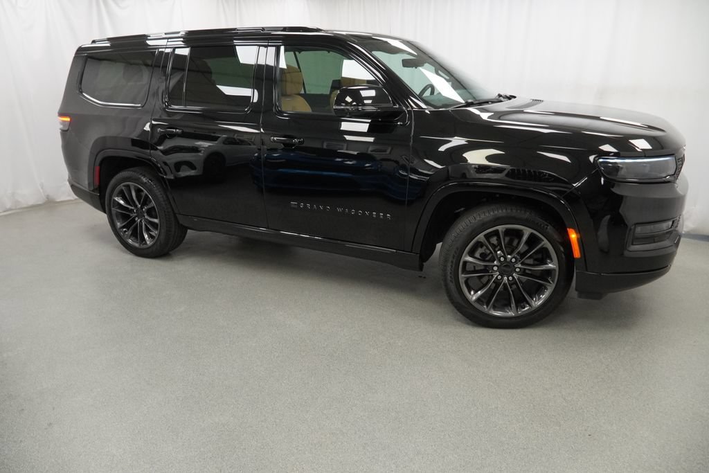 Certified 2025 Jeep Grand Wagoneer Series III w/ Rear Seat Video Group 1 AWD/4WD image 10