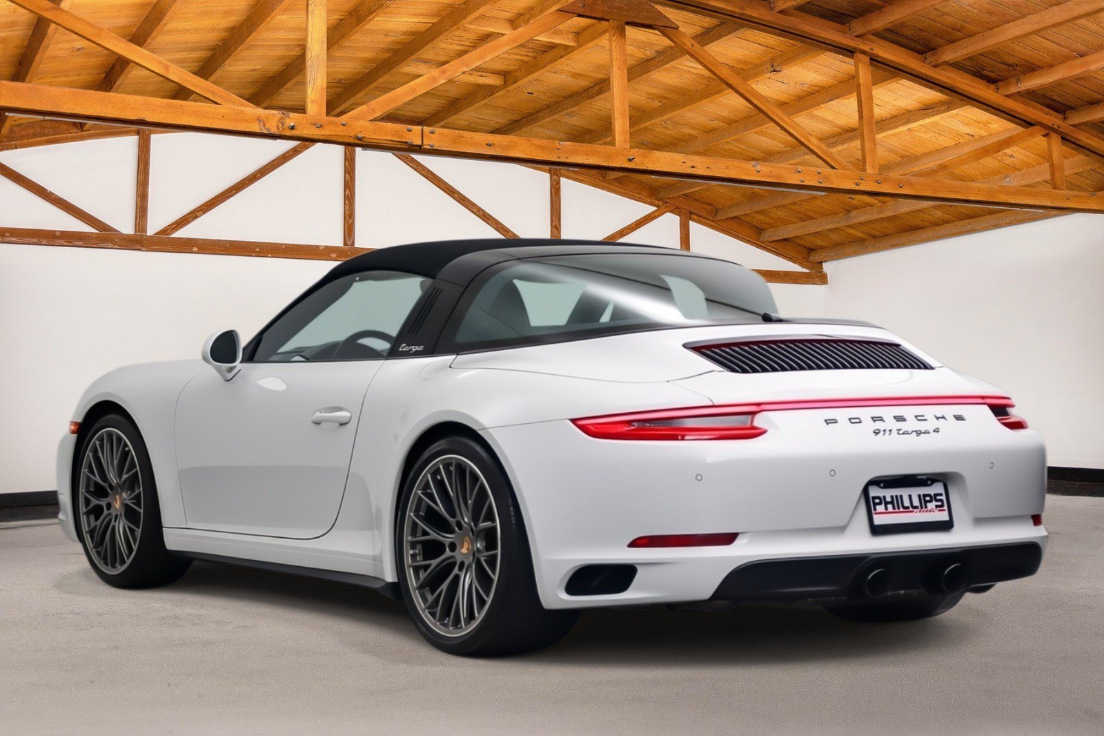Used 2019 Porsche 911 Targa 4 AWD/4WD image 4
