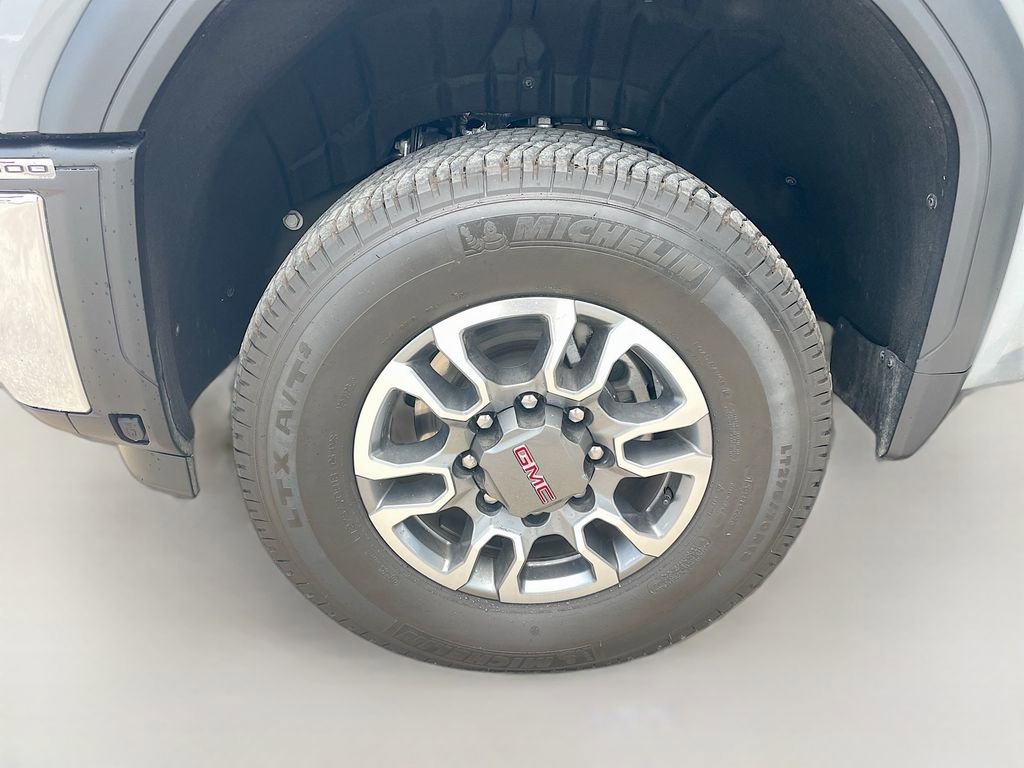 Used 2025 GMC Sierra 2500 SLE w/ SLE Value Package; image 9