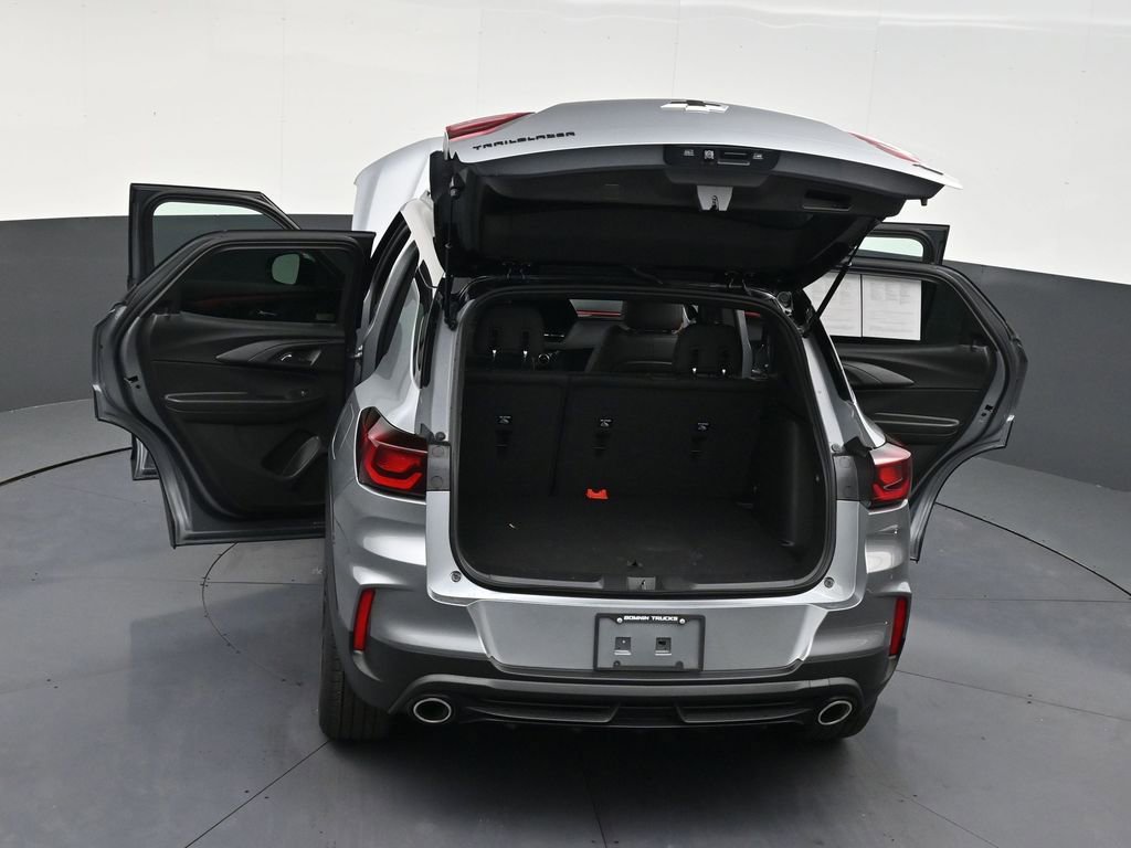 Used 2025 Chevrolet TrailBlazer RS FWD image 33