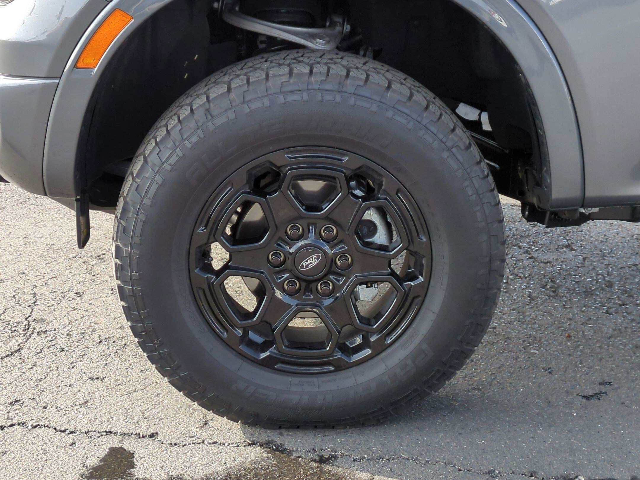 Used 2025 Ford Ranger Lariat w/ FX4 Off-Road Package image 14