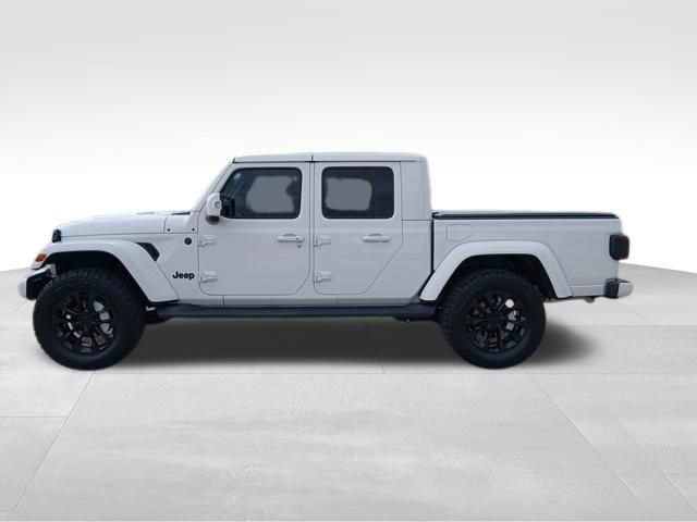Used 2023 Jeep Gladiator Overland AWD/4WD image 2