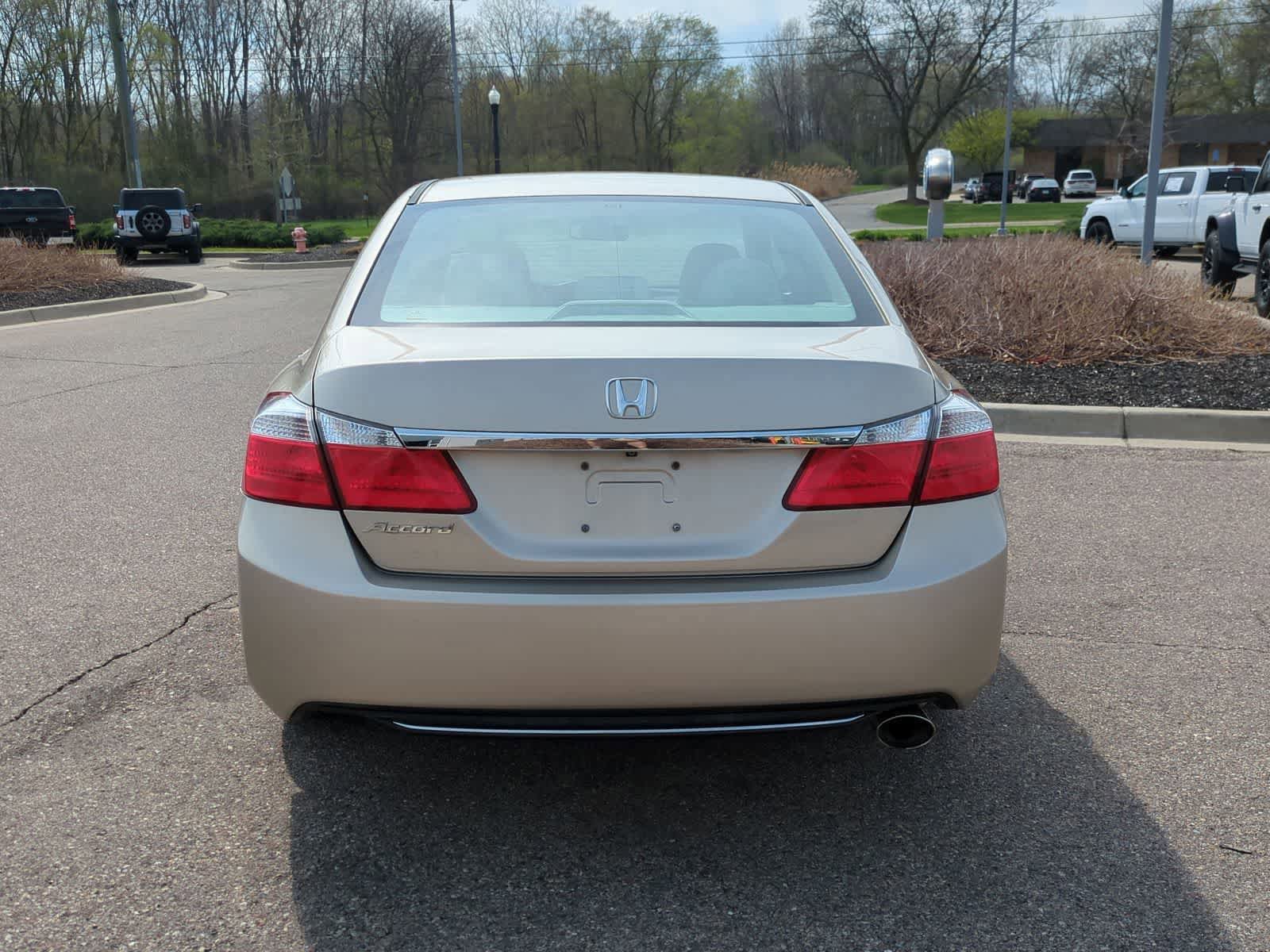 Used 2015 Honda Accord EX image 7