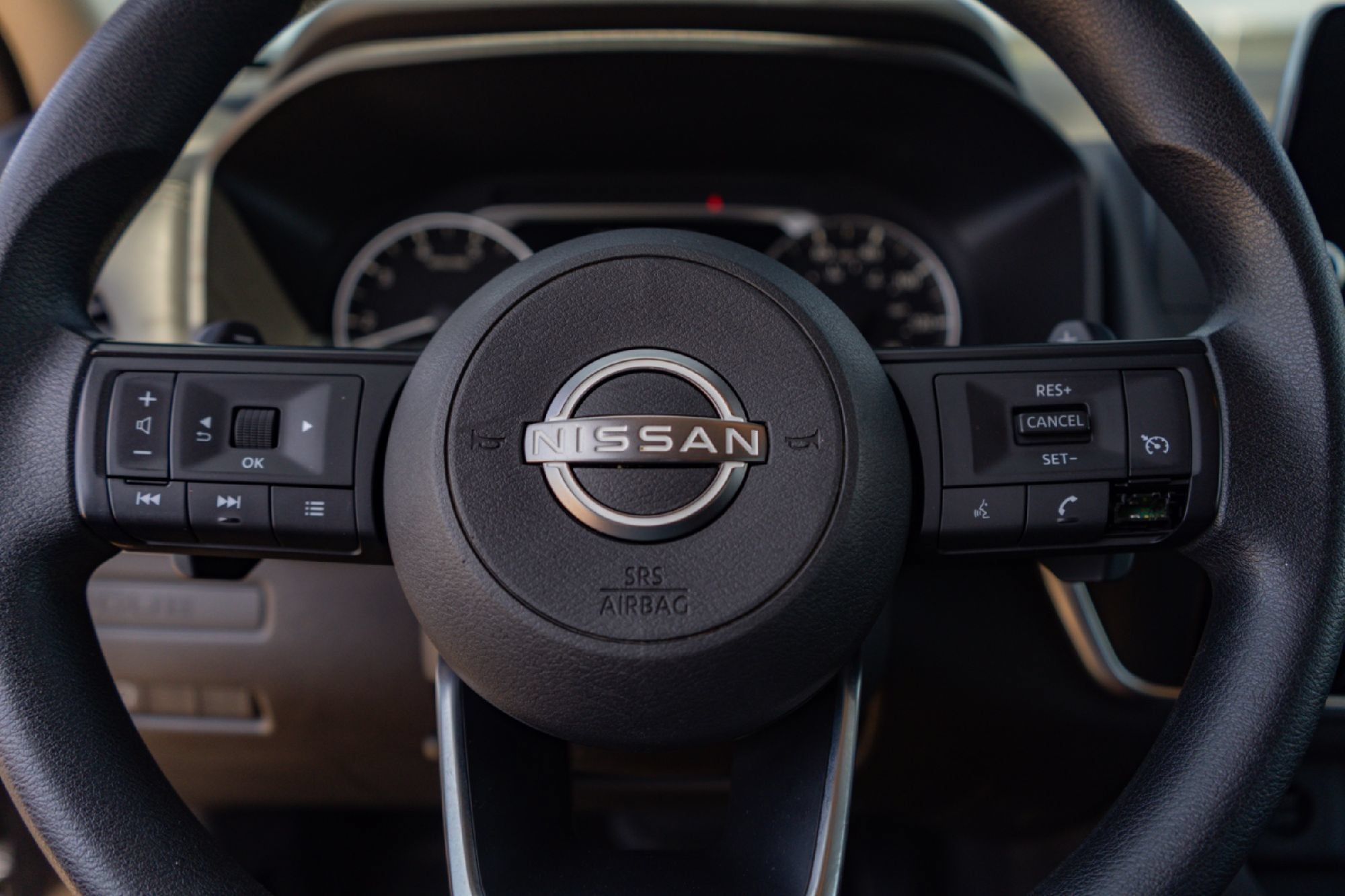 Used 2024 Nissan Rogue S AWD/4WD image 11