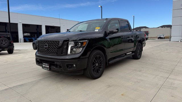 Used 2019 Nissan Titan SV w/ SV Convenience Package AWD/4WD image 7