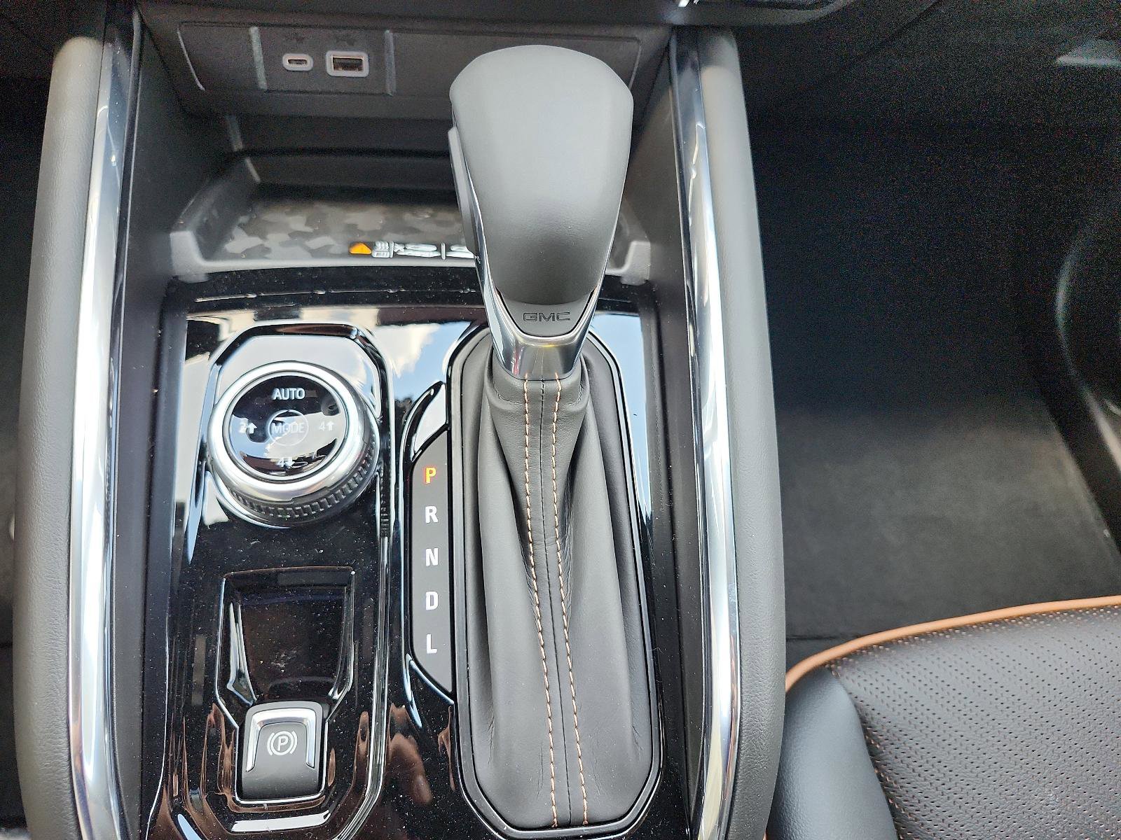 New 2025 GMC Canyon AT4 w/ Nightfall Edition image 17