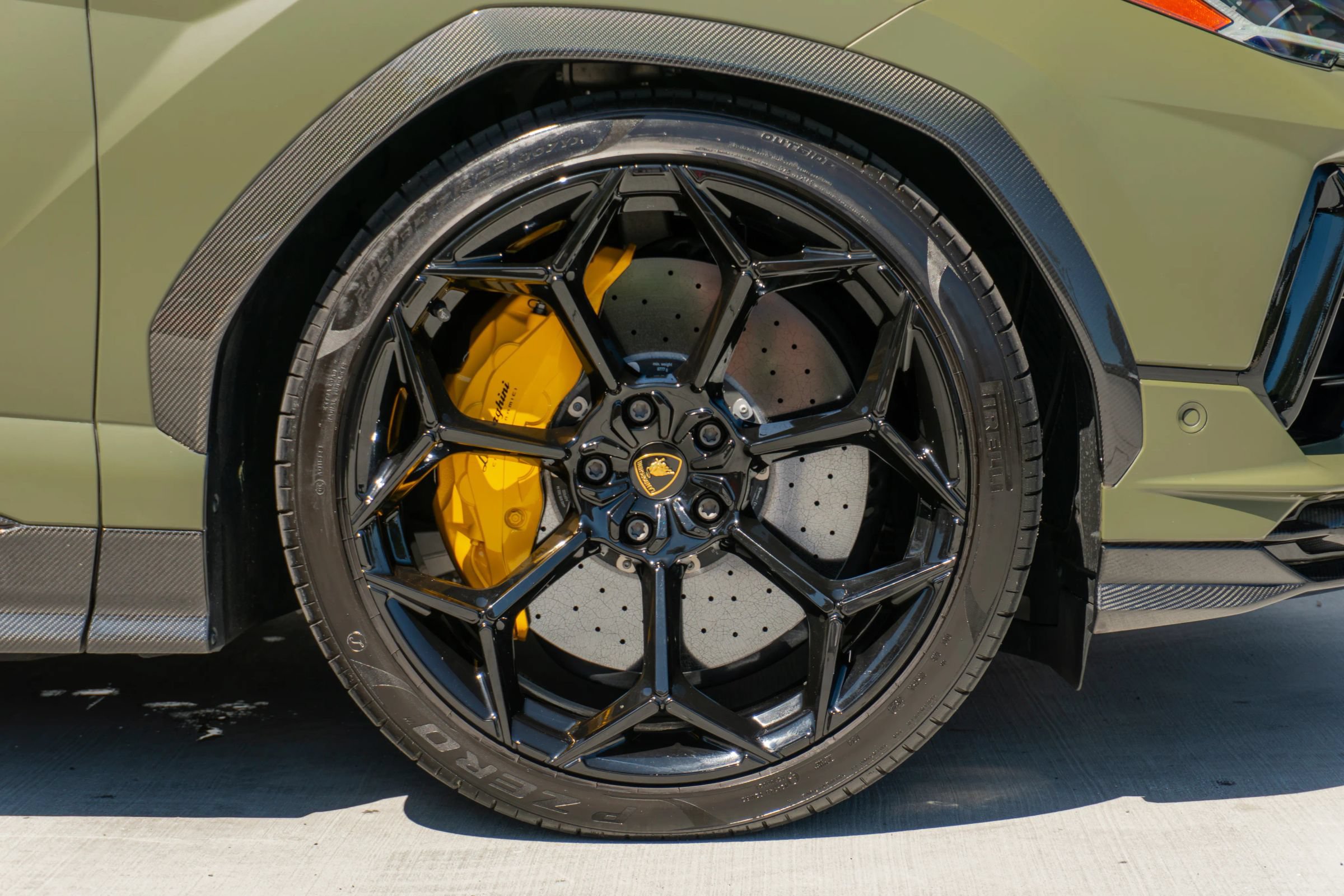 Used 2024 Lamborghini Urus Performante AWD/4WD image 38