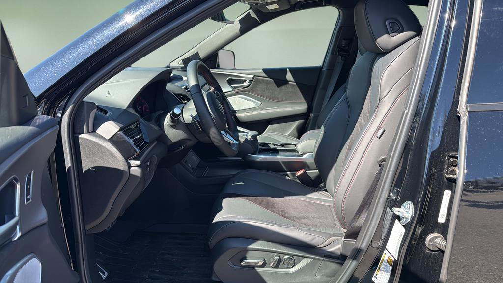 Used 2025 Acura RDX A-Spec image 11