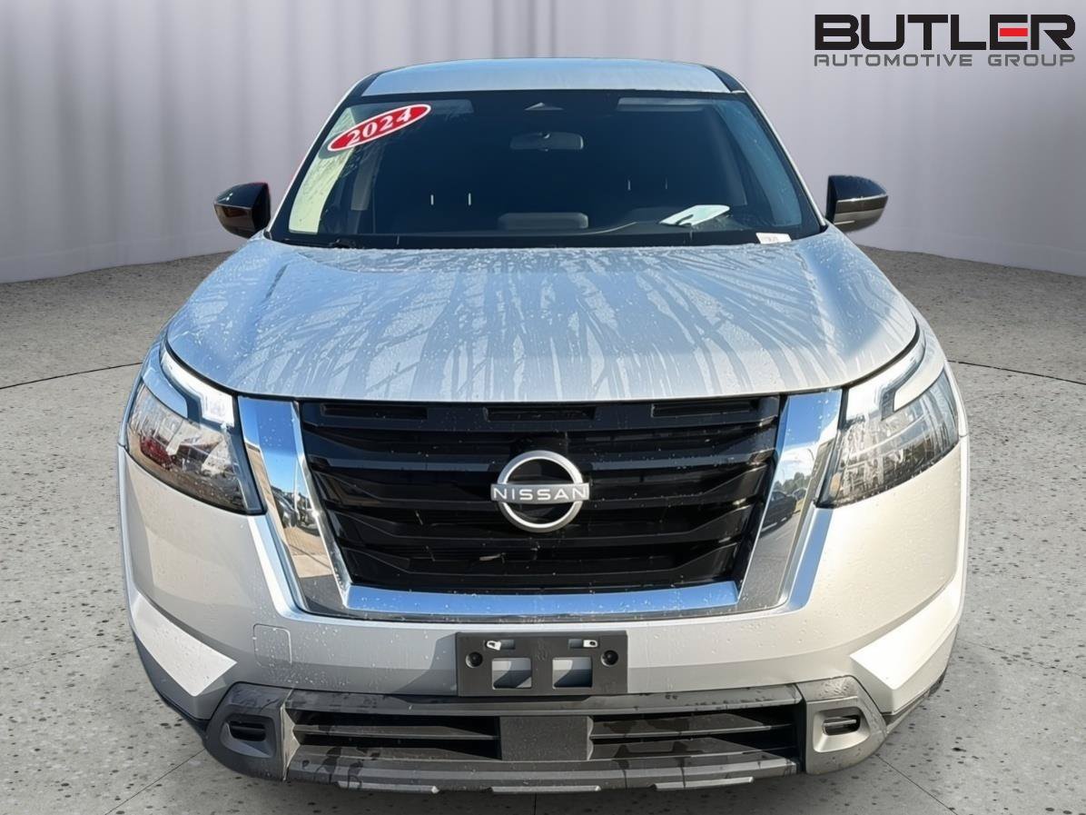 Used 2024 Nissan Pathfinder S AWD/4WD image 9