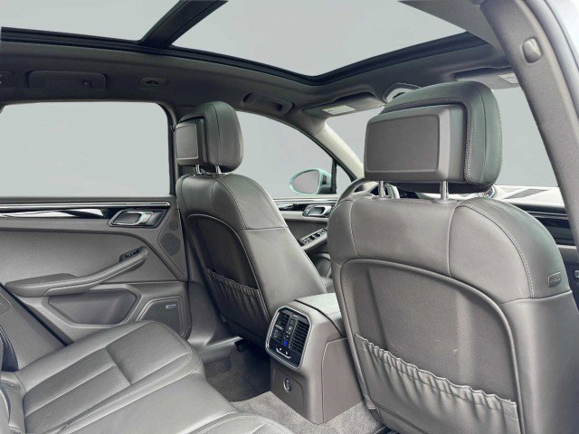 Used 2019 Porsche Macan image 46