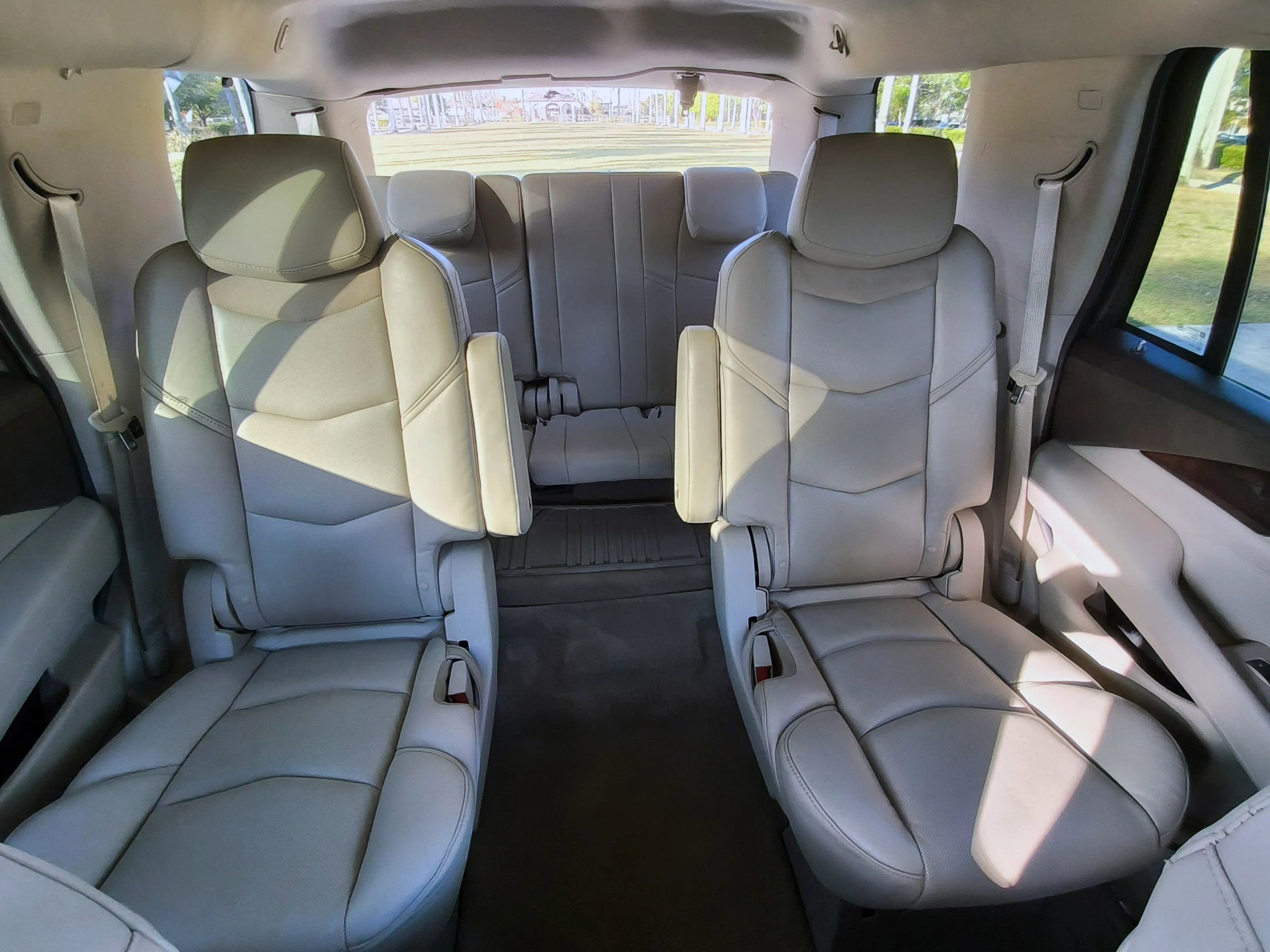 Used 2016 Cadillac Escalade Luxury image 54