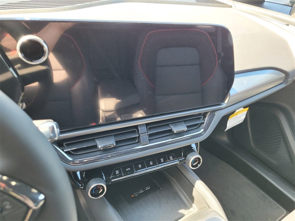 New 2025 Chevrolet Equinox EV RS image 18