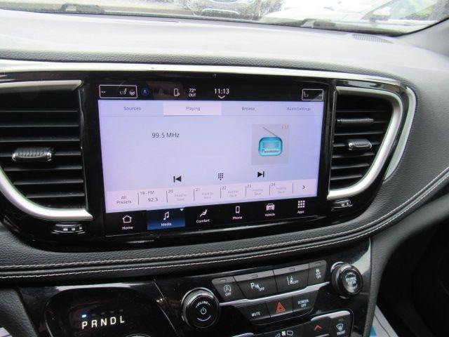Used 2023 Chrysler Pacifica Touring FWD image 17