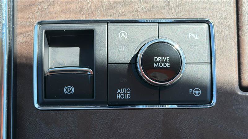 Used 2021 Lincoln Navigator Reserve w/ Luxury Package AWD/4WD image 29