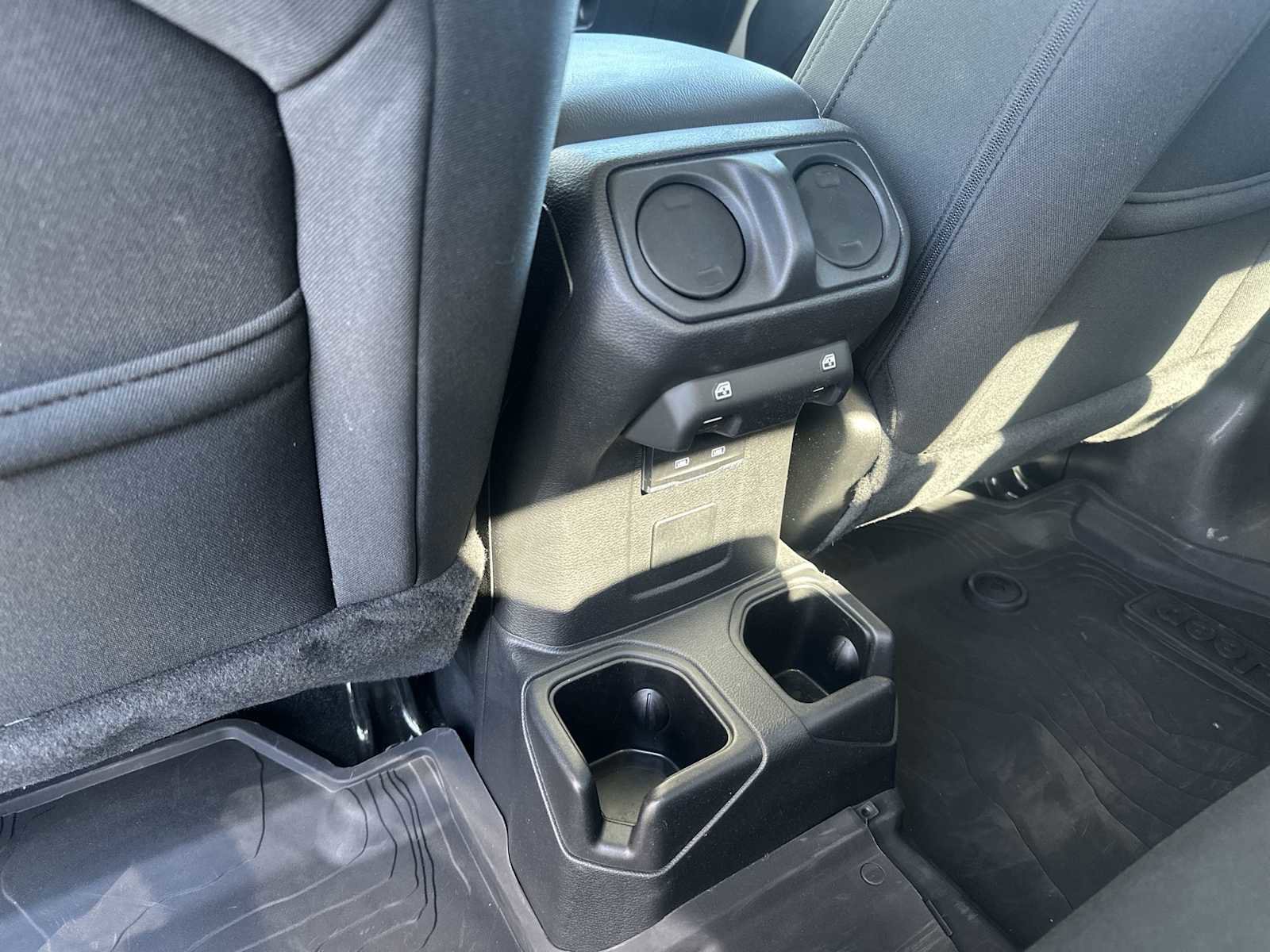 Used 2022 Jeep Gladiator Overland w/ Trailer Tow Package image 21