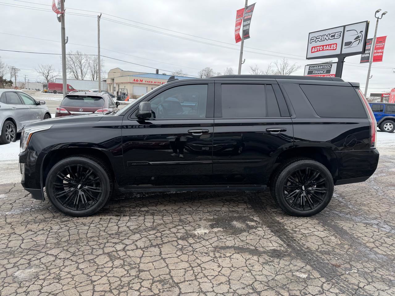 Used 2018 Cadillac Escalade Premium Luxury RWD image 4