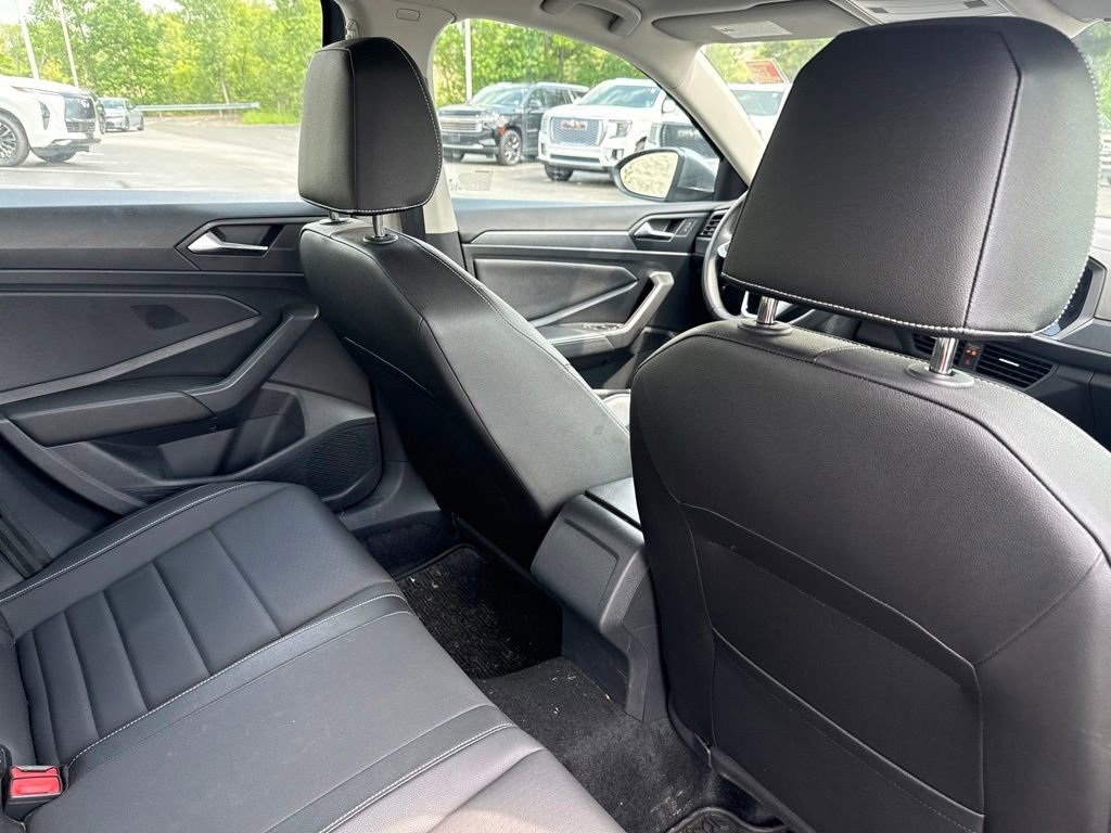 Used 2024 Volkswagen Jetta SE FWD image 29