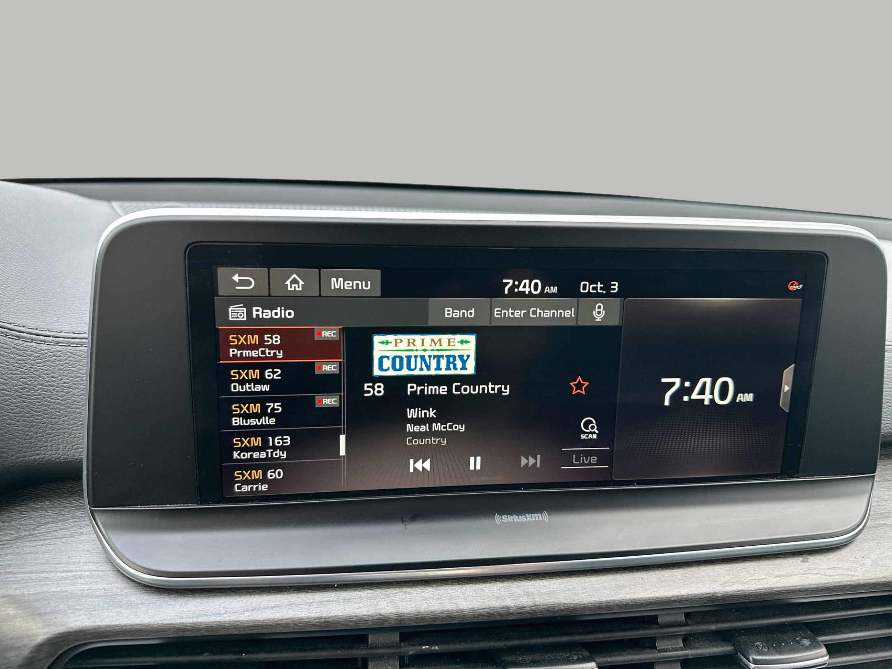 Used 2020 Kia Telluride EX w/ Towing Package FWD image 12