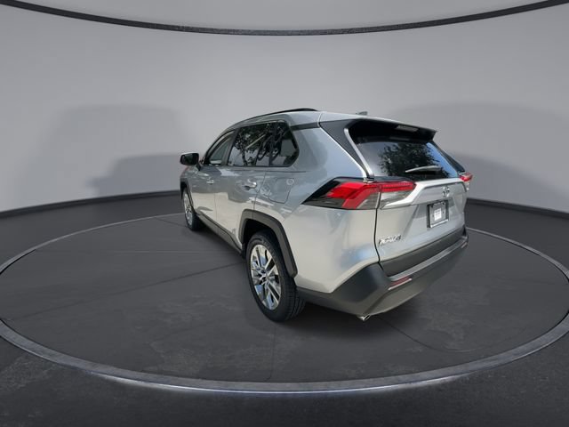 Used 2019 Toyota RAV4 XLE Premium FWD image 6