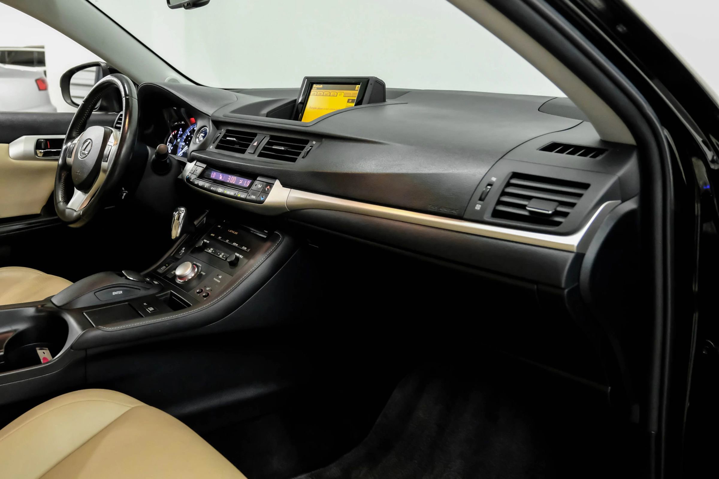 Used 2012 Lexus CT 200h Premium image 13