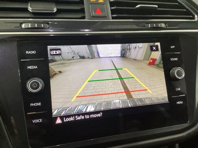 Certified 2023 Volkswagen Tiguan SE w/ Panoramic Sunroof Package image 10