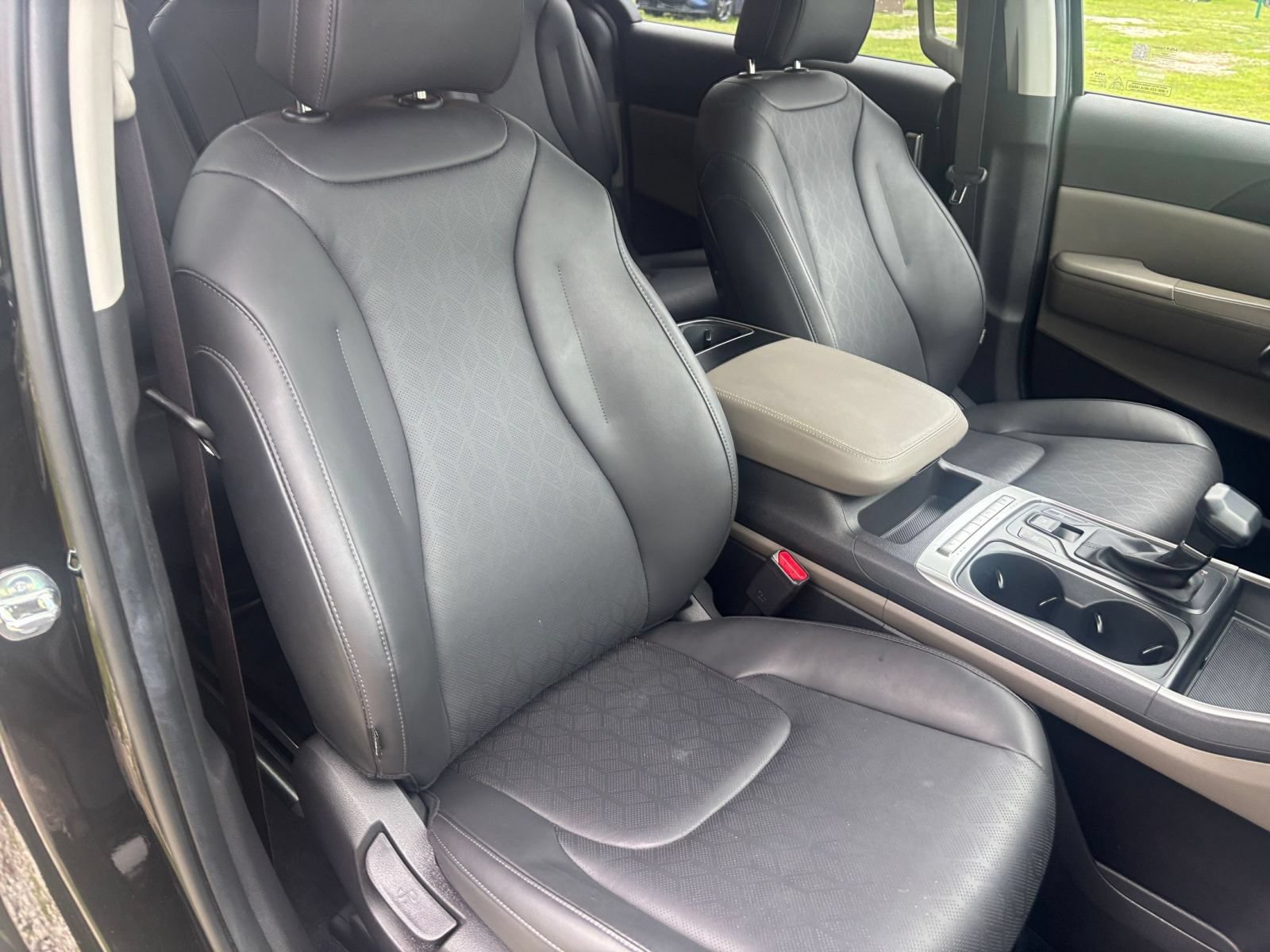 Used 2026 Kia Carnival FWD image 38