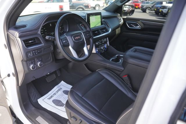 Used 2023 GMC Yukon XL SLT w/ SLT Premium Package image 8