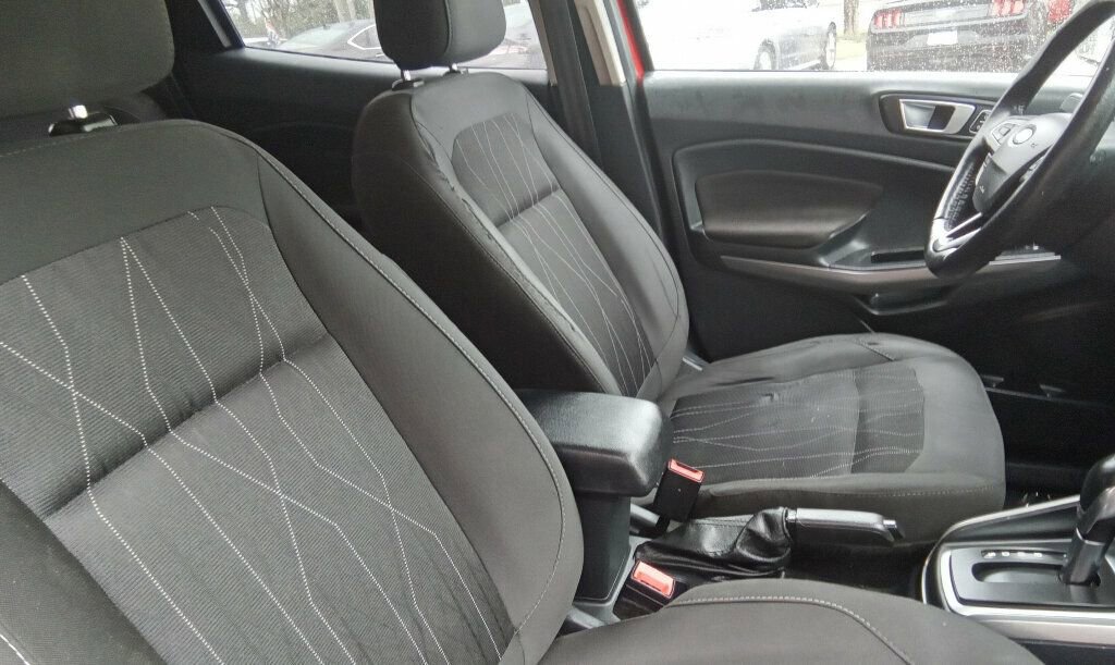 Used 2018 Ford EcoSport SE w/ SE Convenience Package image 12