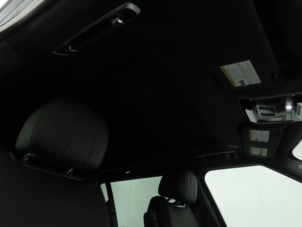 New 2025 Land Rover Range Rover Long Wheelbase SE image 20