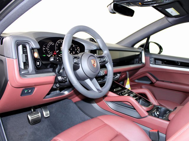 New 2026 Porsche Cayenne S image 4