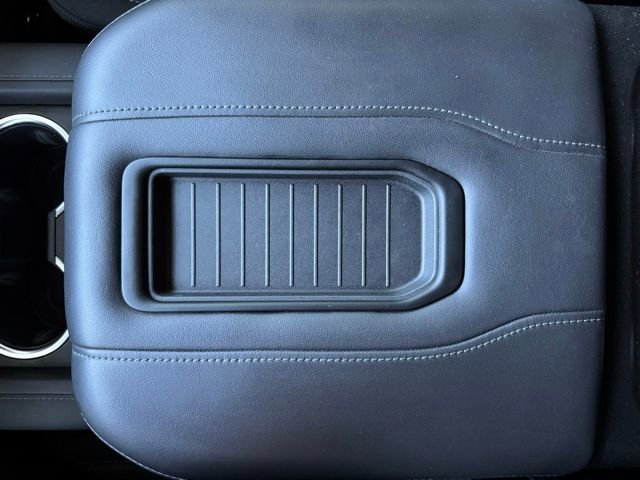 Used 2022 GMC Yukon SLE image 19