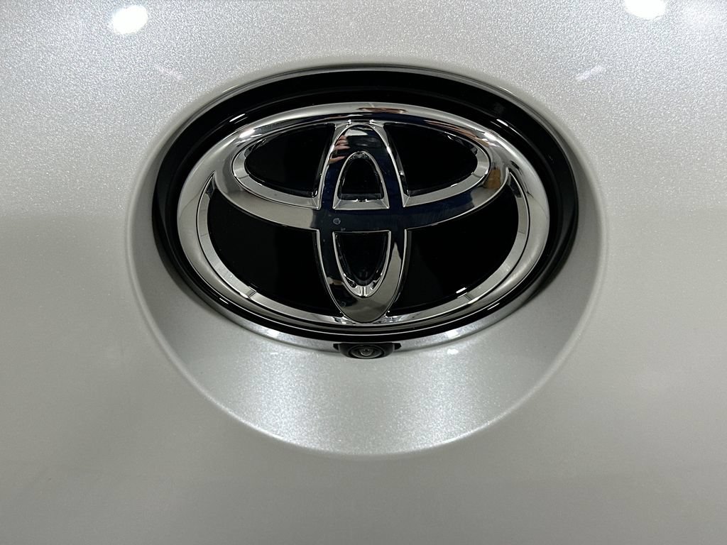 Certified 2025 Toyota Corolla XSE FWD image 18