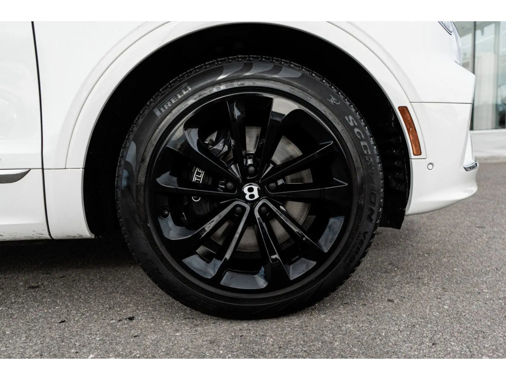 Certified 2022 Bentley Bentayga image 16