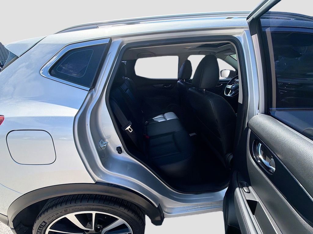 Used 2017 Nissan Rogue Sport SL w/ SL Premium Package image 31